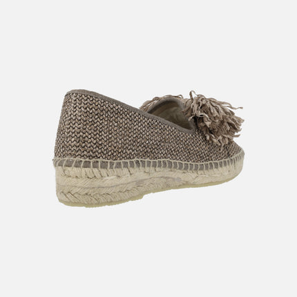 Closed espadrilles in brown fabric with bow detail