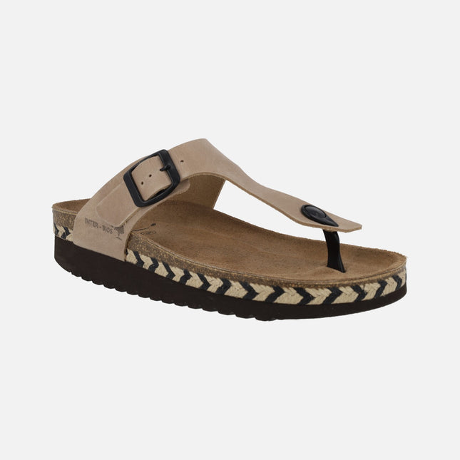 Finger sandals in taupe greased leather with buckle strip