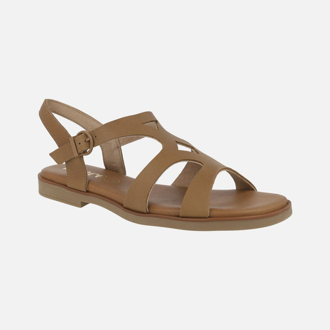 Flat leather sandals in camel with buckle closure