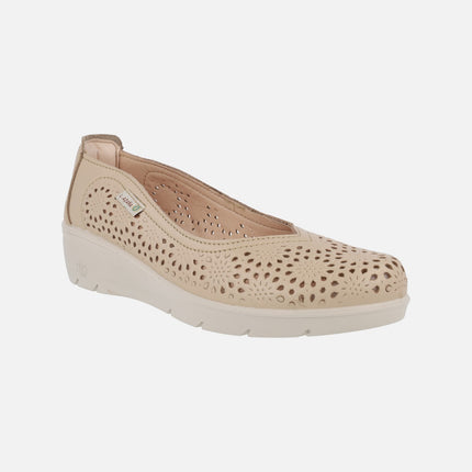 Beige leather comfort shoes with chopped