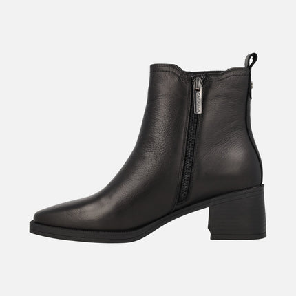 Black leather ankle boots with middle heel and elastic