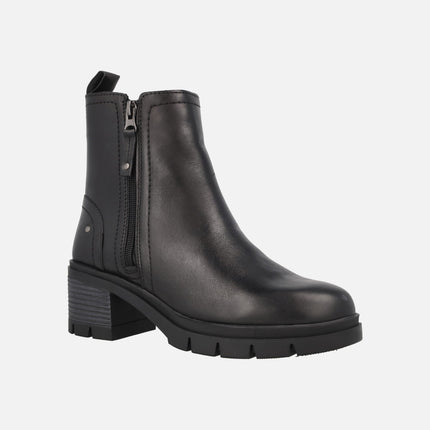 Black leather boots with heel and double zipper