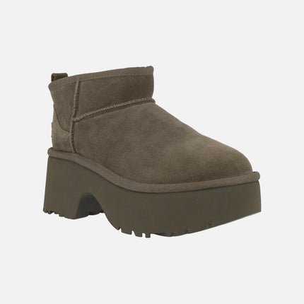 Botines UGG Classic Ultra Mini New heights con tacón