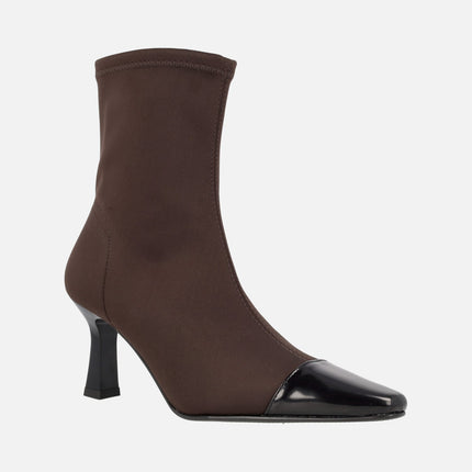 Off heeled booties with sharpened toe and Water Repellent fabric