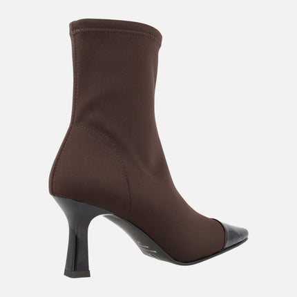 Off heeled booties with sharpened toe and Water Repellent fabric