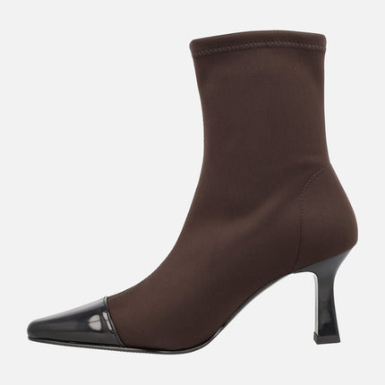 Off heeled booties with sharpened toe and Water Repellent fabric