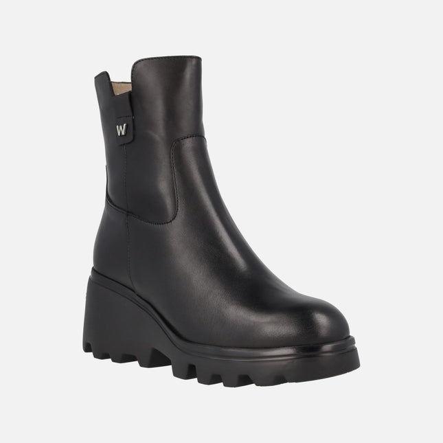 Black leather wedged boots with Wonderdry membrane