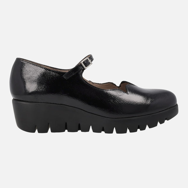 Women's shoes in black patent leather Wonders Sevilla