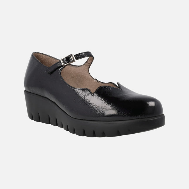 Women's shoes in black patent leather Wonders Sevilla