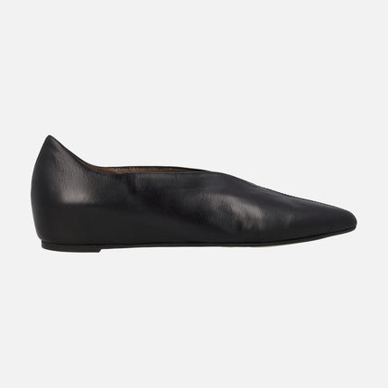 Martina Leather ballerinas with inner wedge and sharp toe 