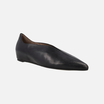 Martina Leather ballerinas with inner wedge and sharp toe 