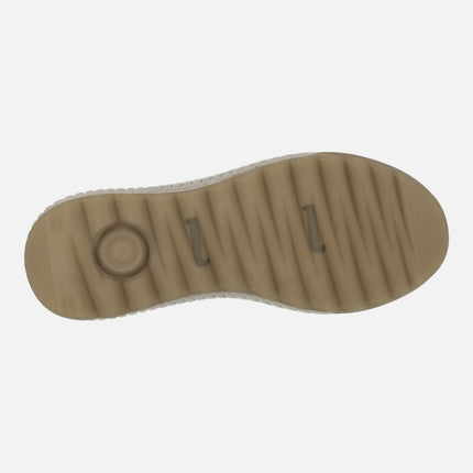 Botines de serraje camel con cordones y membrana Gore-tex