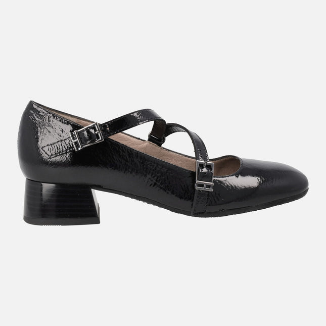 Mary Jane -style heeled shoes in black patent leather With square toe