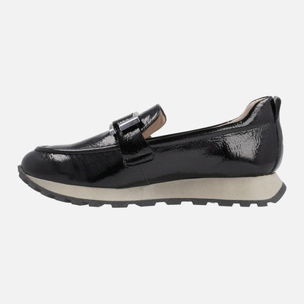 Mocasines de estilo deportivo Loira en charol negro