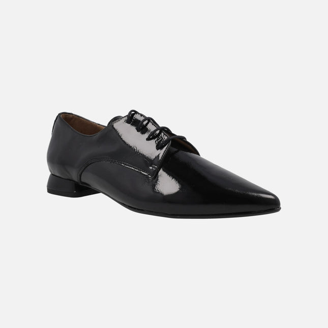 Patent leather Black shoes With laces and sharp toe