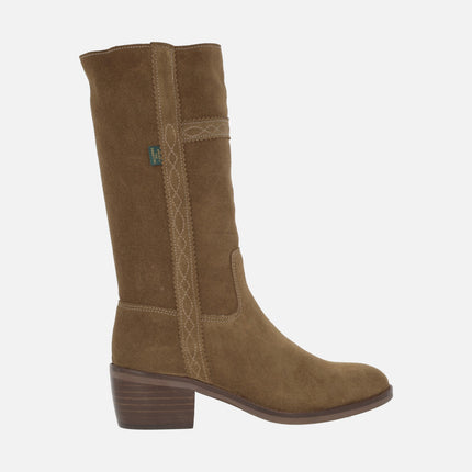 Dakota 476 low heeled boots in brown suede