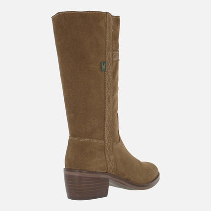 Dakota 476 low heeled boots in brown suede