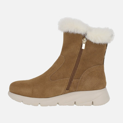 Camel suede boots with beige fur trim