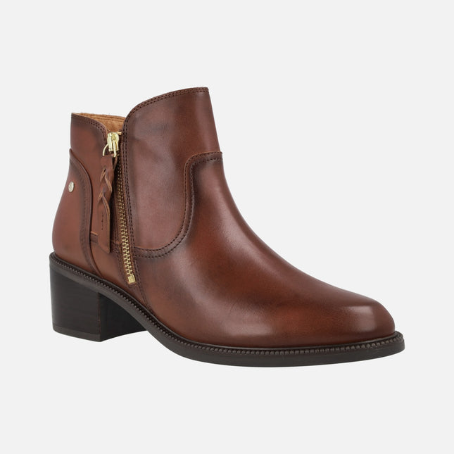 Bacarot Brown leather boots with wide heel