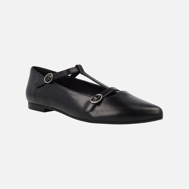 Black leather ballerinas with strip to the instep and buckles