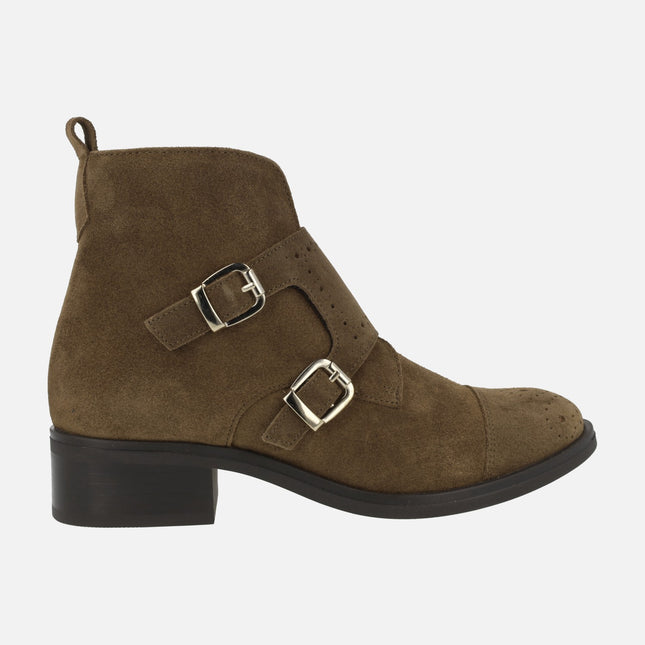 Brown suede booties with buckles ornament