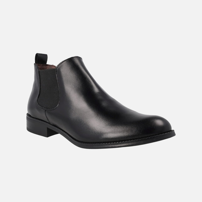 Low chelsea ankle boots in black leather