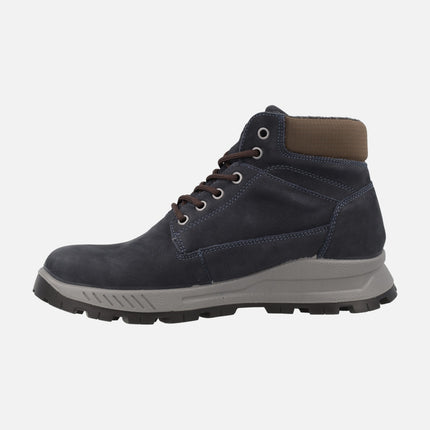 Men's sporty style boots with gore tex membrane