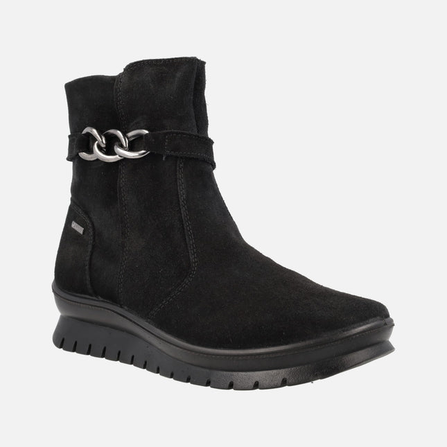 Black suede boots With gore-tex membrane and chain ornament