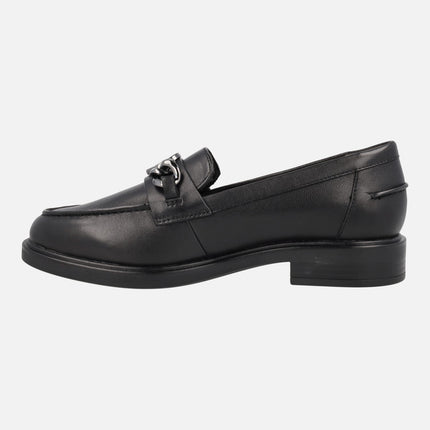 Mocasines negros de piel con adorno de cadena