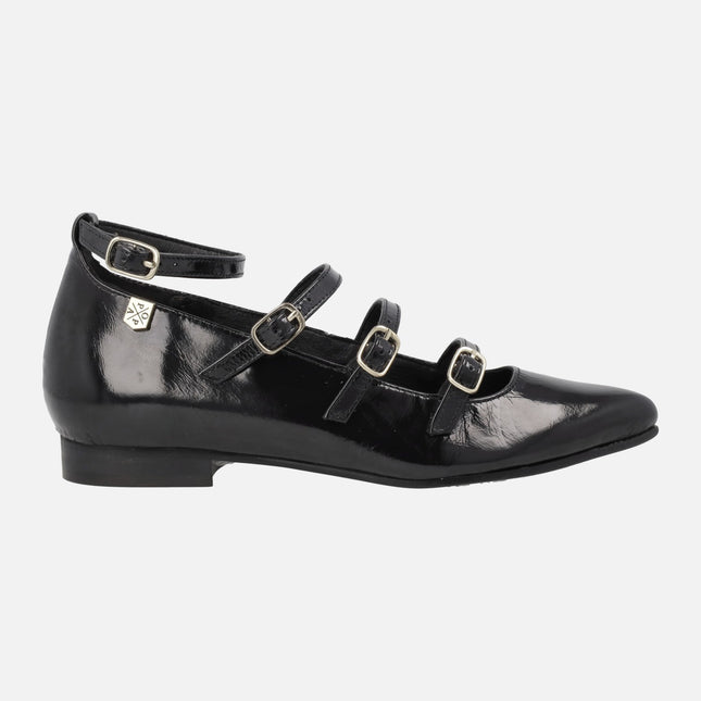 Ainhoa flats in black patent leather with adjustable buckled bracelets