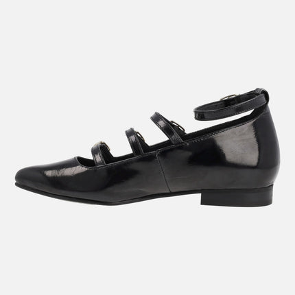 Ainhoa flats in black patent leather with adjustable buckled bracelets