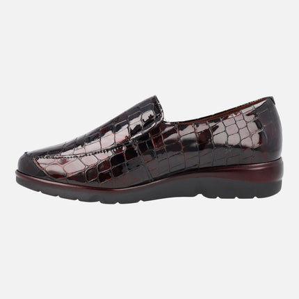 Comfort moccasins in croco patent leather with side elastics