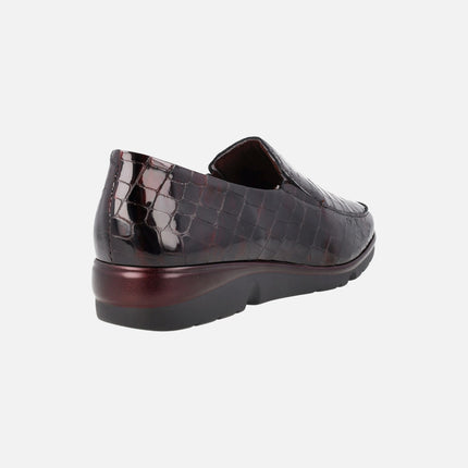 Comfort moccasins in croco patent leather with side elastics