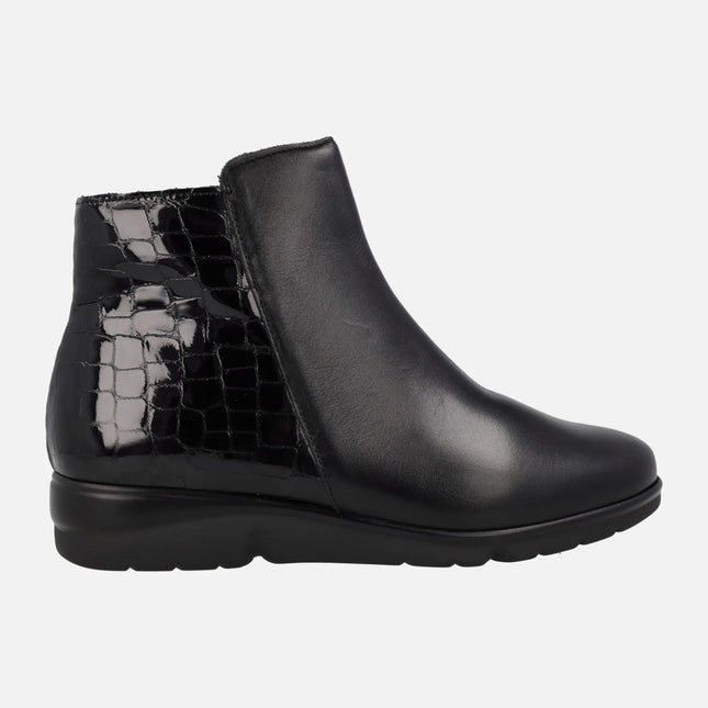 Comfort ankle boots in black leather and croco patent leather 