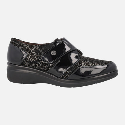 Comfort shoes in black patent leather and printed fabric with velcro closure