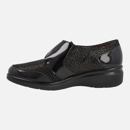 Comfort shoes in black patent leather and printed fabric with velcro closure