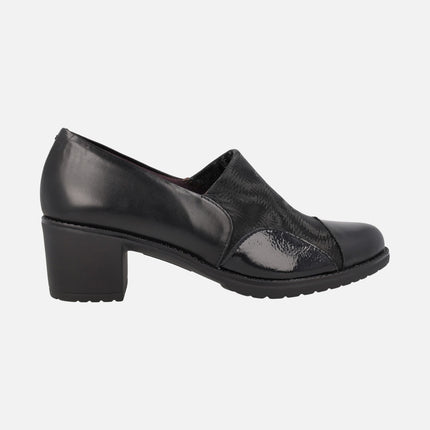 Black heeled shoes with elastic fabric upper