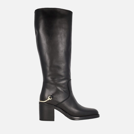 Black leather boots Alpe Leyna with golden ornament in the heel