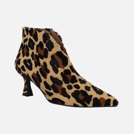 Heeled booties in leopard animal print