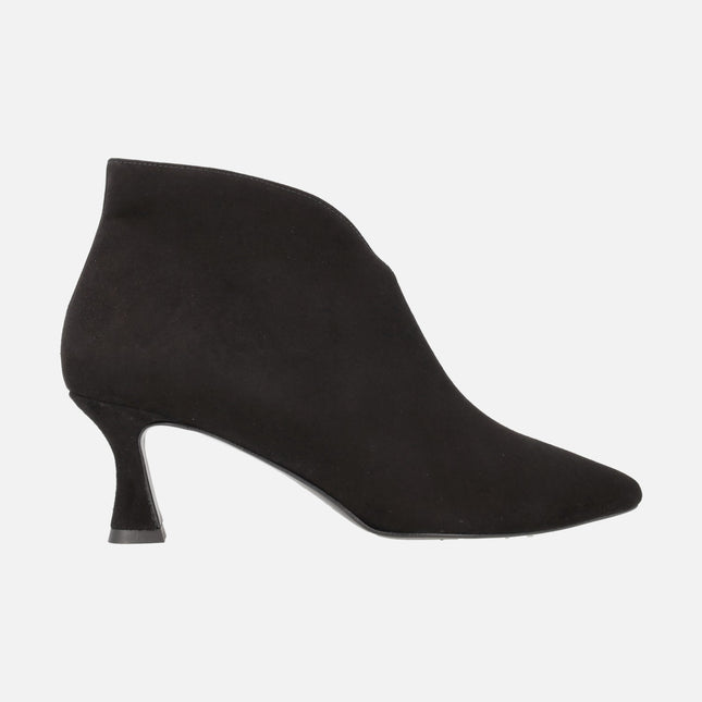 Heeled Ankle Boots in Black suede with sharp toe