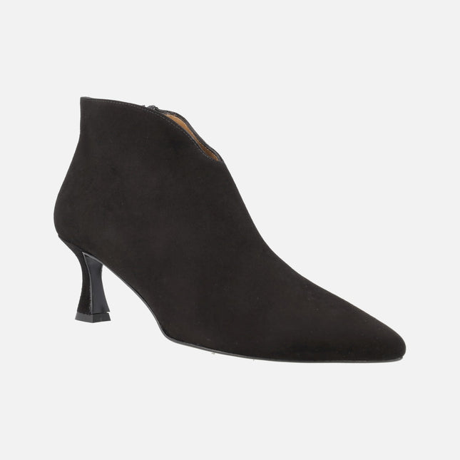 Heeled Ankle Boots in Black suede with sharp toe