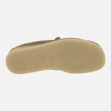 Botines de cordones en piel serraje estilo wallabee