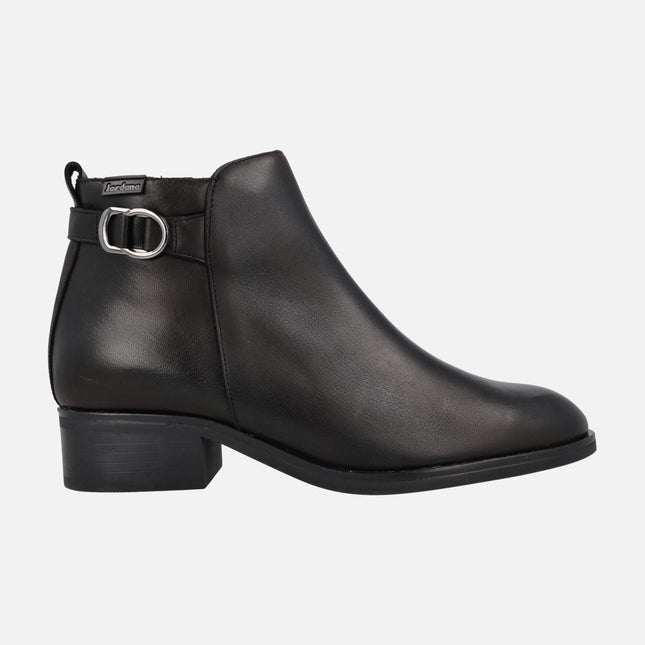 Black leather ankle boots with low heel Jordana