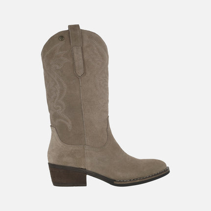 Botas cowboy en serraje taupe con bordados