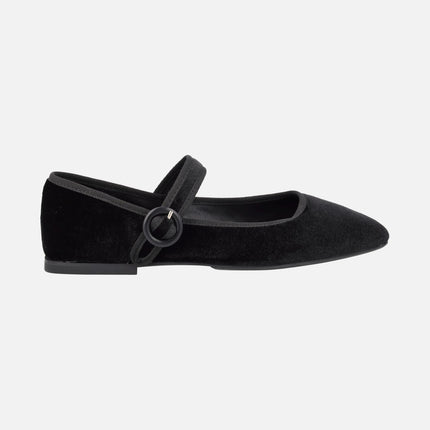 Black velvet flats with round buckle