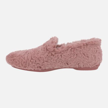 Closed house slippers in pink 