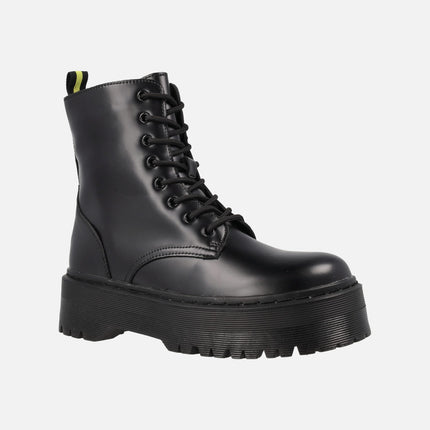 Botines de cordones estilo militar con plataforma en piel brillo negra