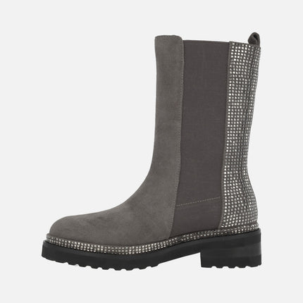 Botas de serraje gris con elásticos y trasera de strass