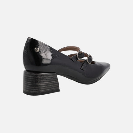 Black patent leather mary jane shoes with low heel