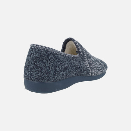 Closed House slippers for men in blue wool with furry lining